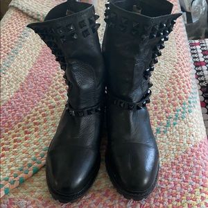 Studded motorcycle slouch boots Zara